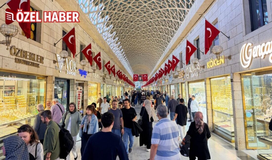 Altın fiyatlarında hareketlilik! Gram ve çeyrek ne kadar oldu? Altın piyasasında haftanın son işlem gününde hareketlilik sürüyor. Gram altın