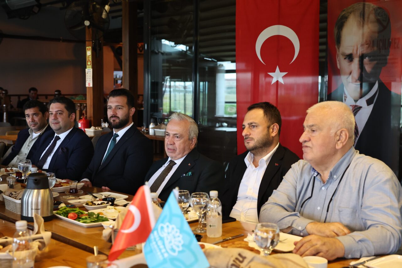 Şadi Özdemir, Bursaspor tribün liderleriyle bir araya geldi 2 Bülten Medya -