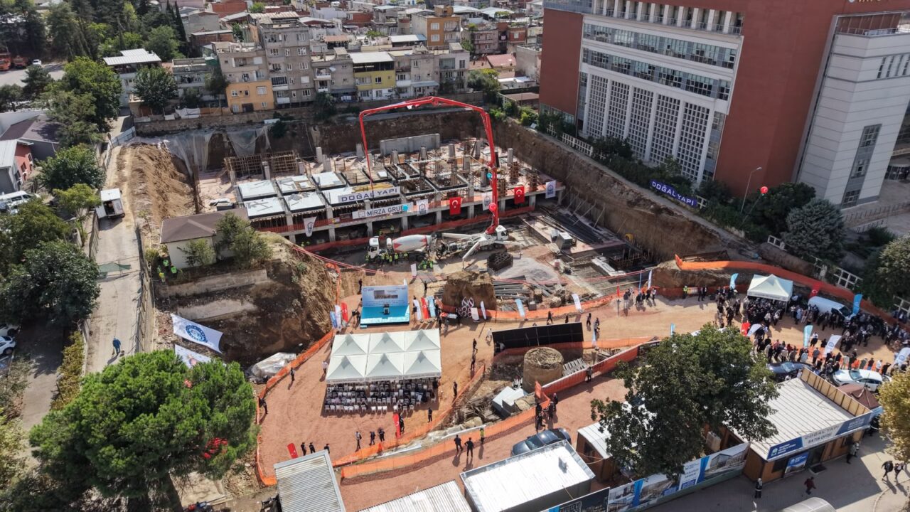 Yıldırım Belediyesi’nin Duaçınarı Kültür ve Yaşam Merkezi projesinin temeli düzenlenen