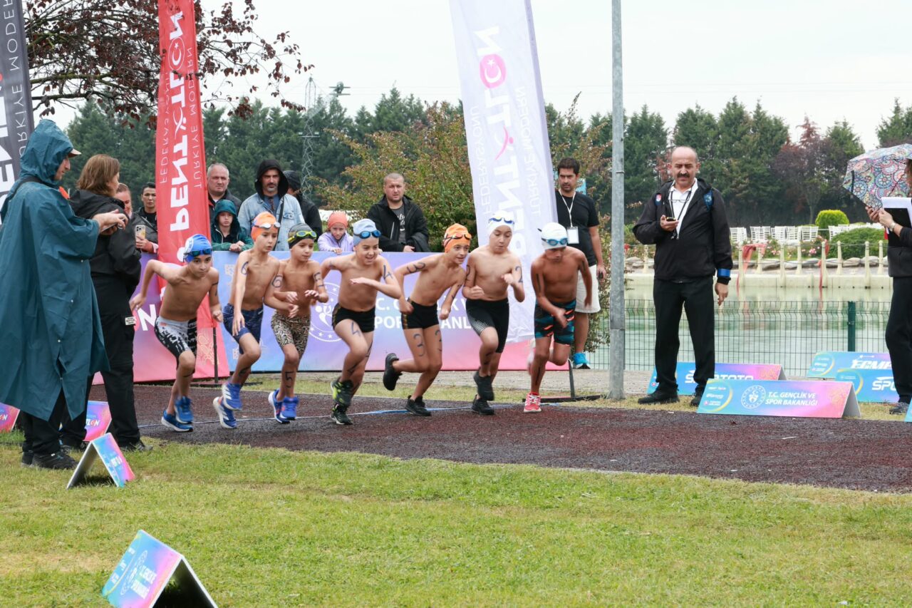 249 sporcu şampiyonluk için yarıştı! Osmangazi’de nefes kesen mücadele 1 Bülten Medya -