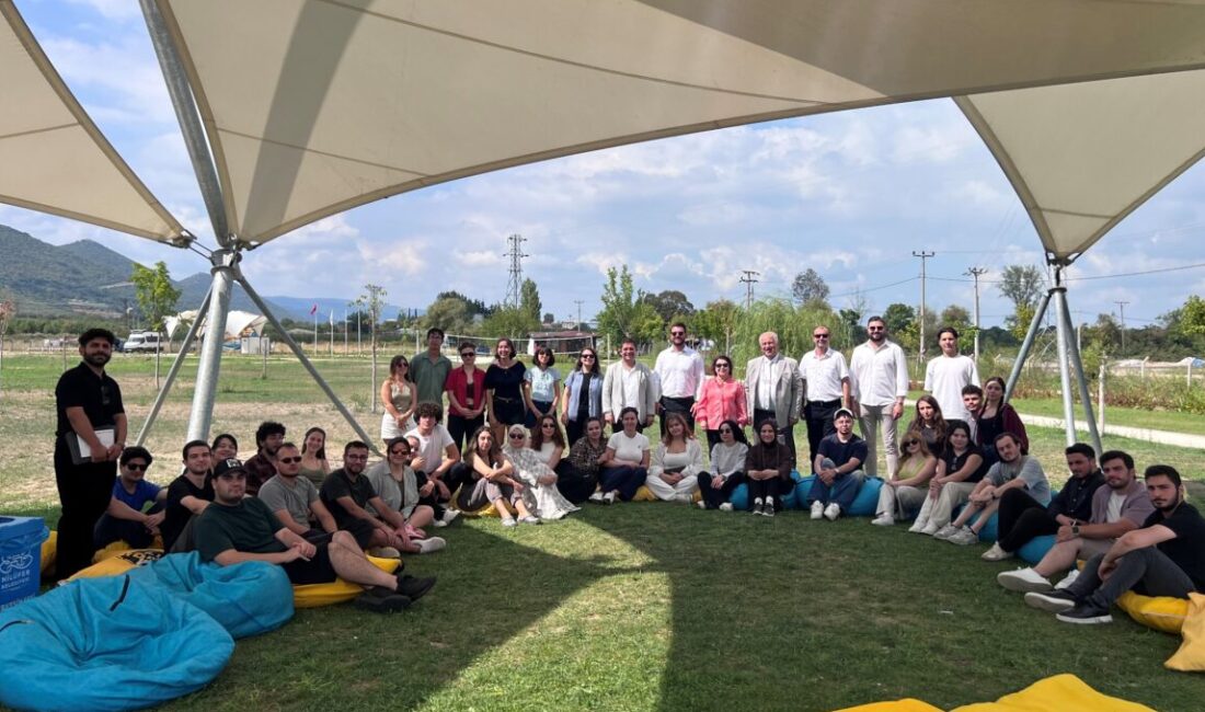 Gençler yeşil için buluştu Nilüfer’de düzenlenen Gençlik ve Spor Kampı’na 39 genç katıldı. “Yeşil
