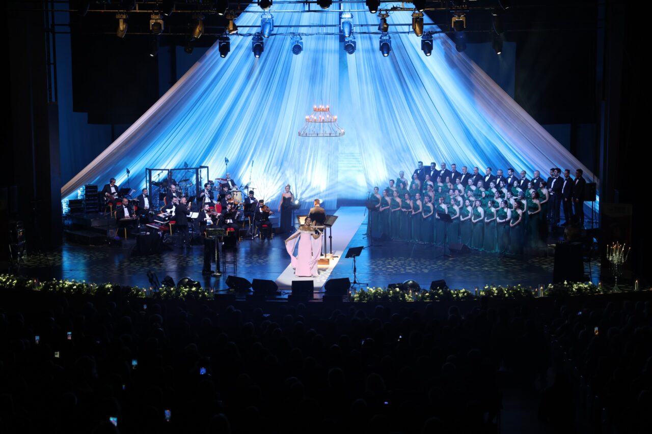 Türk sanat müziğinin unutulmaz ismi Zeki Müren, vefatının 30. yılında