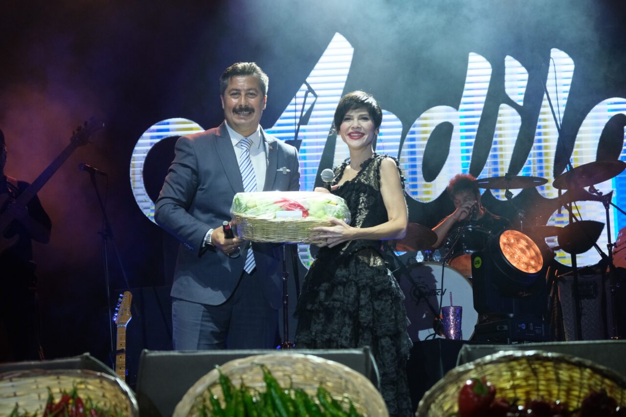 Aydilge Yenişehir’i coşturdu! 3 Bülten Medya -