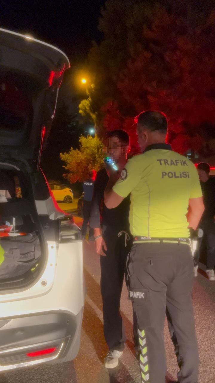Alkollü sürücü motosikletliye çarptı: 1 yaralı 14 Bülten Medya -