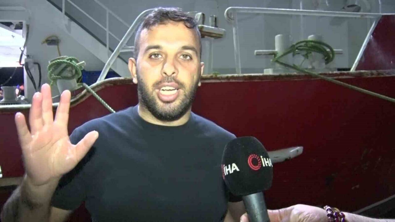 Av yasağının bitmesiyle İstanbul’da sezonun ilk balıkları bu gece avlandı 17 Bülten Medya -