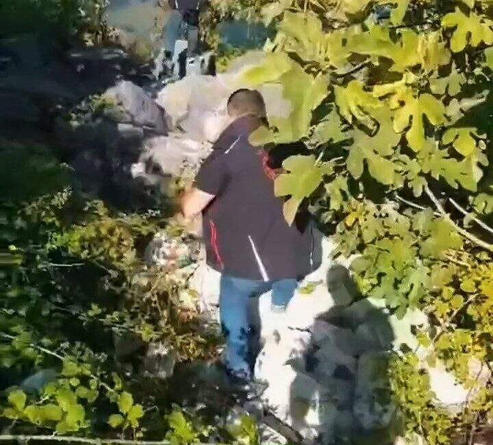 Avcılar ihbar etti, ekipler topladı: Kaçak avcılık düzenekleri imha edildi Sakarya’nın Ferizli ilçesinde gerçekleştirilen denetimlerde yasa dışı avcılıkta kullanılan parakete