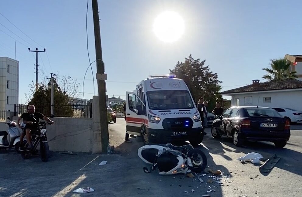 Ayvalık’ta yeni açılan tali yolda kaza: 1 yaralı Balıkesir’in Ayvalık ilçesinde, Sosyal Güvenlik Kurumu (SGK) binasının yanında belediye