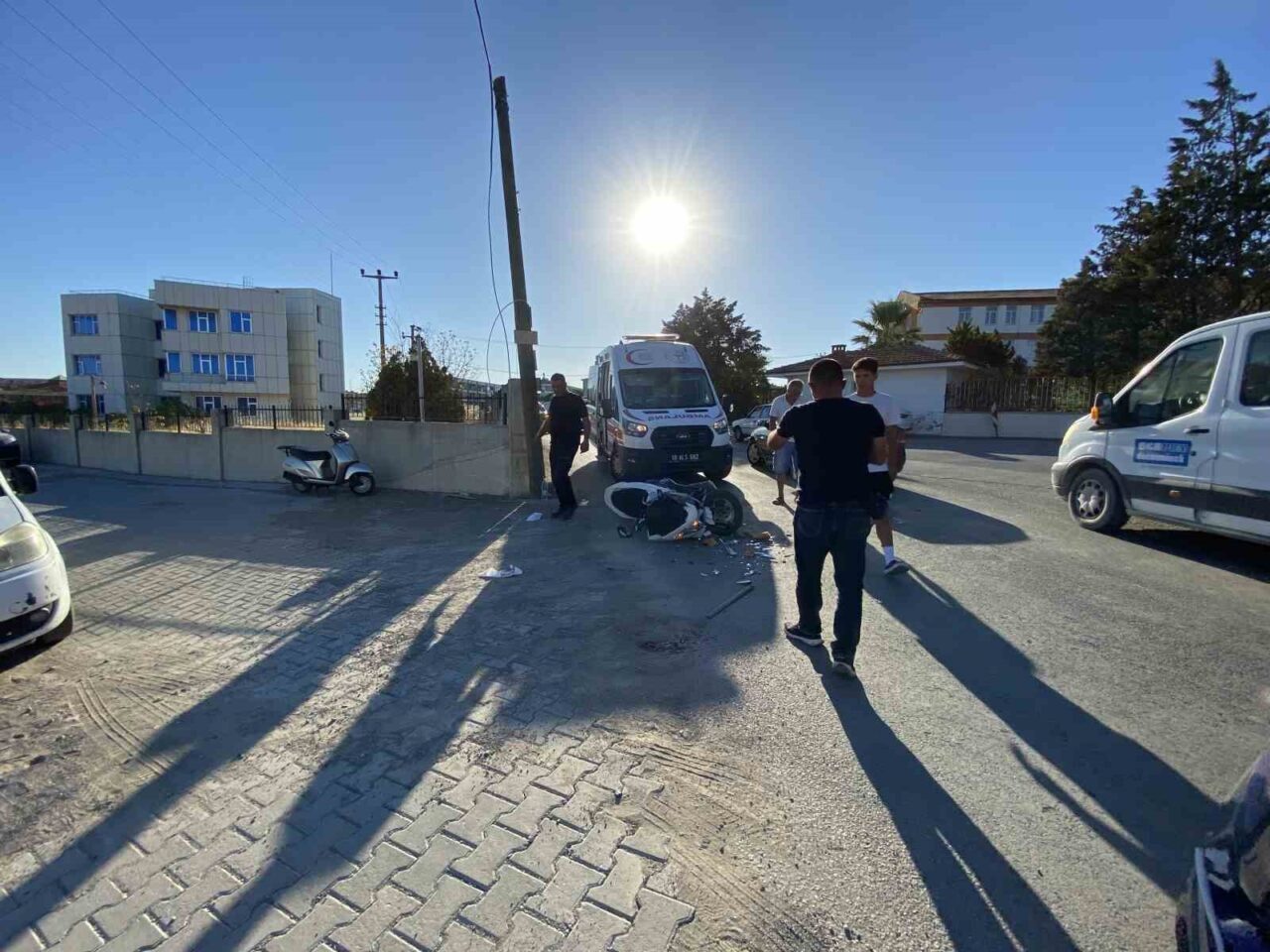 Ayvalık’ta yeni açılan tali yolda kaza: 1 yaralı 7 Bülten Medya -