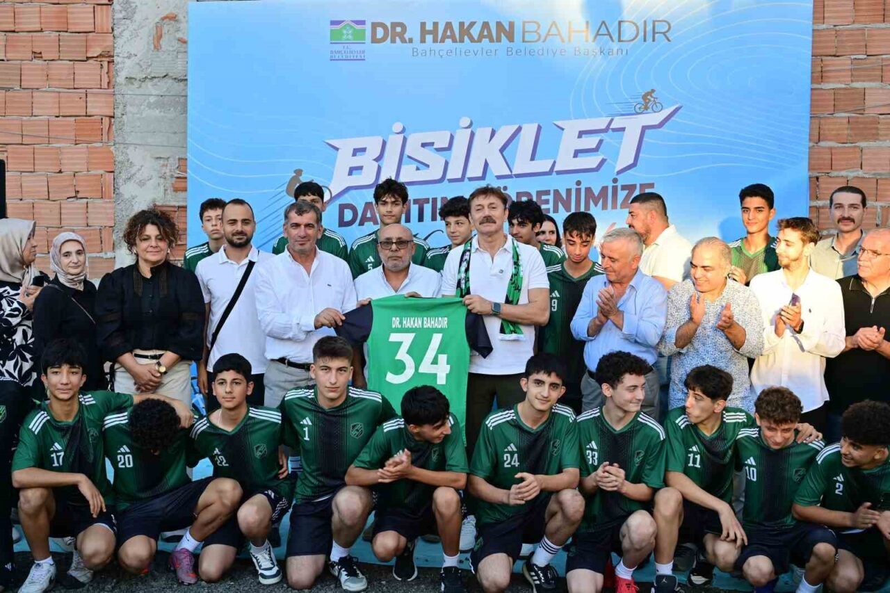 Bahçelievler’de 100 çocuğa bisiklet dağıtım töreni 13 Bülten Medya -