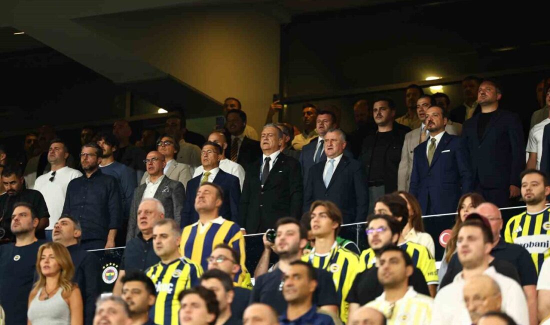 Bakan Bak, Fenerbahçe – Beşiktaş derbisini takip etti Gençlik ve Spor Bakanı Osman Aşkın Bak, Fenerbahçe-Beşiktaş derbisini stadyumdan