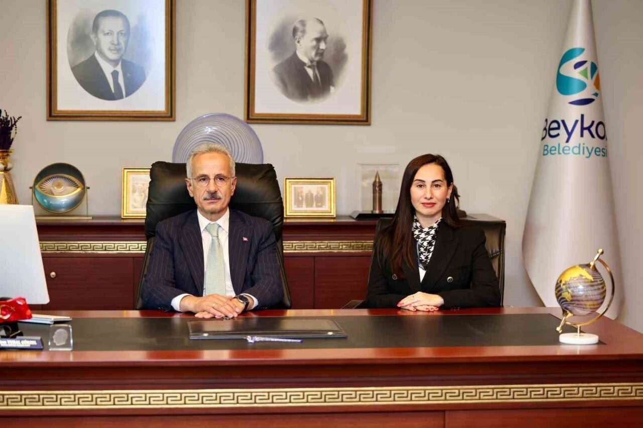 Bakan Uraloğlu Beykoz Ulaşım Zirvesinde konuştu: "Bugün biraz daha ete kemiğe bürünmüş halini konuştuk" 13 Bülten Medya -