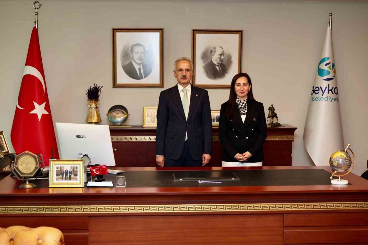 Bakan Uraloğlu Beykoz Ulaşım Zirvesinde konuştu: "Bugün biraz daha ete kemiğe bürünmüş halini konuştuk" 14 Bülten Medya -