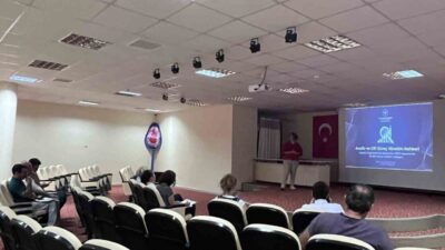Bandırma Eğitim ve Araştırma Hastanesi’nde düzenlenen toplantıda, hastanenin kalite performansı