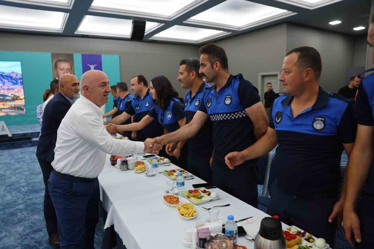 Başkan Muzaffer Bıyık zabıta personeliyle bir araya geldi 10 Bülten Medya -
