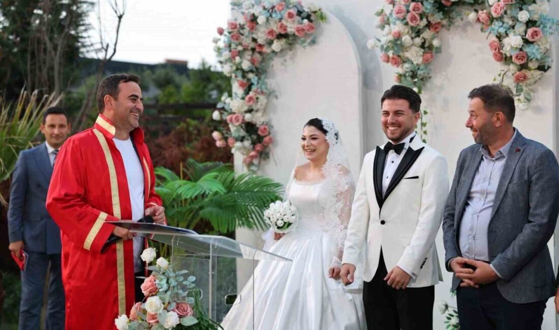 Başkan Özlü vatandaşlarla bir araya geldi Başiskele Belediye Başkanı Yasin Özlü, ilçenin farklı noktalarında vatandaşlarla bir