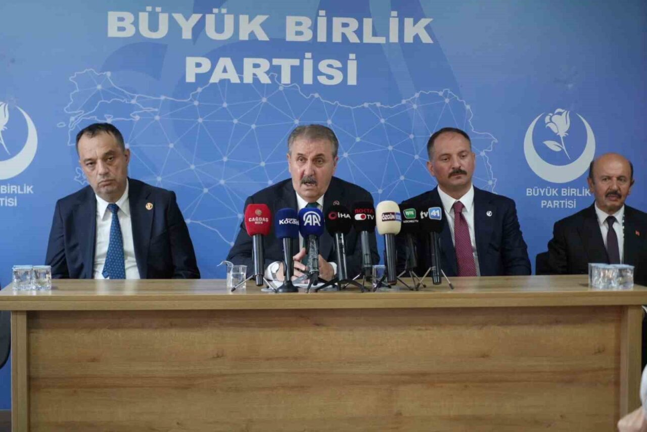 BBP Genel Başkanı Destici: "Dışarıdan içeriden bizim kardeşliğimizi de birliğimizi de bozamayacaklar" 7 Bülten Medya -