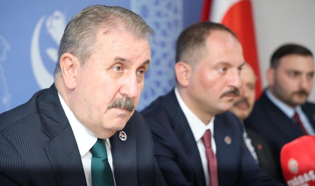 BBP Genel Başkanı Destici: “Dışarıdan içeriden bizim kardeşliğimizi de birliğimizi de bozamayacaklar” Büyük Birlik Partisi (BBP) Genel Başkanı Mustafa Destici, “Kim ne