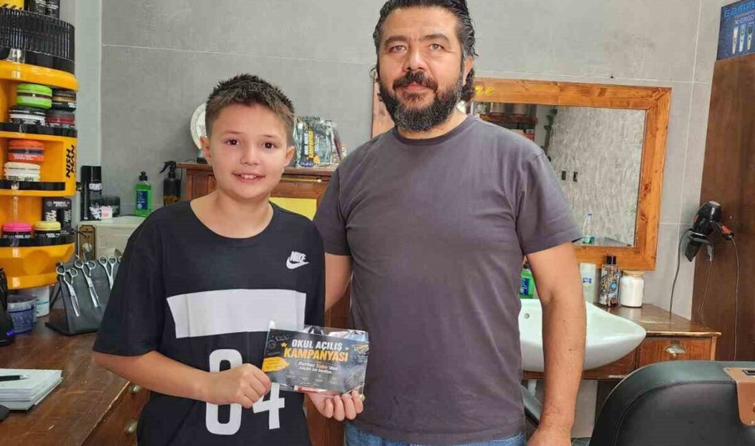 Bilecik’te erkek berberliği yapan Tahir Dere, yeni eğitim öğretim döneminin