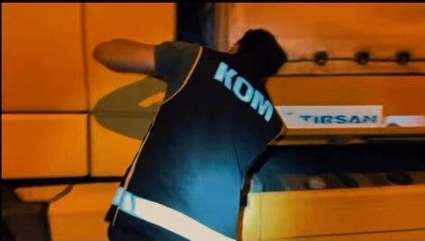 Bilecik polisi bir tırda bin 210 paket kaçak sigara ele geçirildi 7 Bülten Medya -