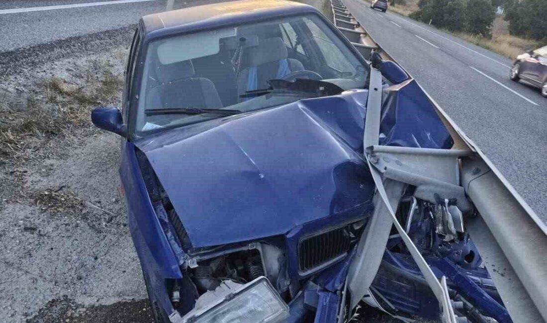 Bilecik’te otomobil refüje çarptı: 7 kişi yaralandı Bilecik’te kontrolden çıkan otomobilin refüje çarpması sonucu meydana gelen trafik