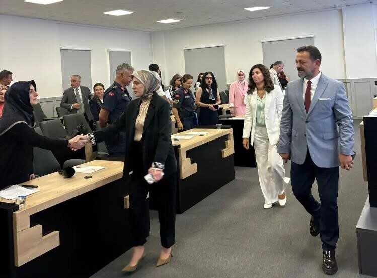 Bilecik’te şiddet ve çocuk koruma toplantısı Bilecik’te kadına yönelik şiddetle mücadele ve çocukların korunmasına yönelik çalışmalar
