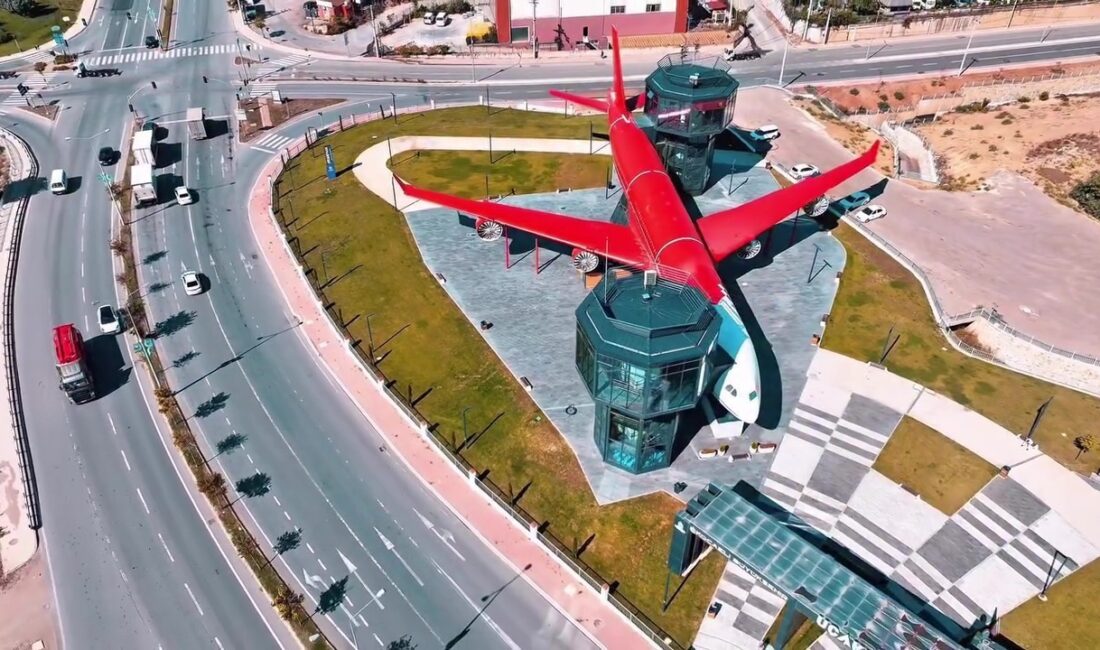 Bilim merkezine dönüştürülen uçakta çıkan yangın söndürüldü Kocaeli’de havacılık ve bilim merkezi olarak kullanılan Airbus A340 tipi