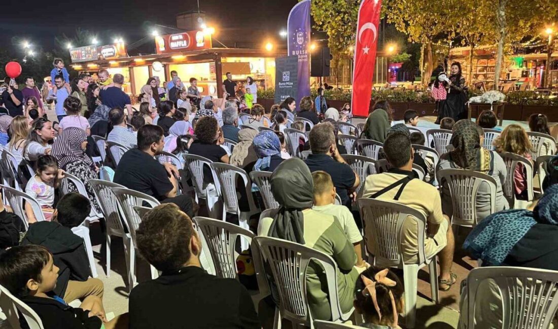 Bursa’da Karagöz ve kukla rüzgârı esti Bursa Büyükşehir Belediyesi tarafından UNIMA Türkiye iş birliğiyle bu yıl
