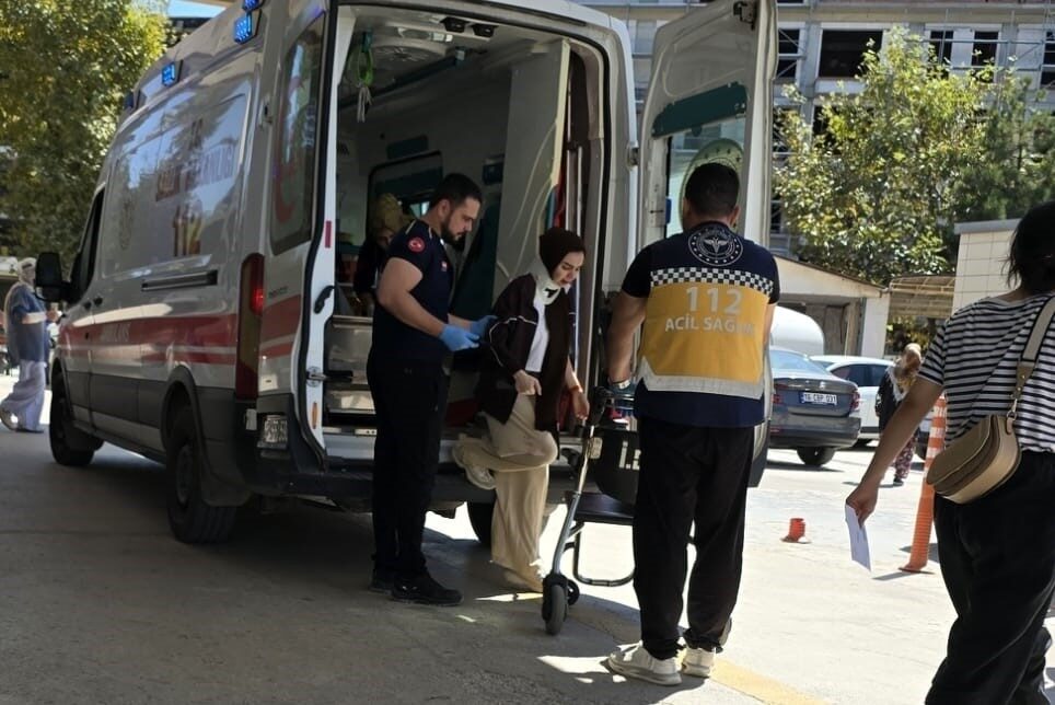 Bursa’da otomobiller kafa kafaya çarpıştı: 6 yaralı 1 Bülten Medya -