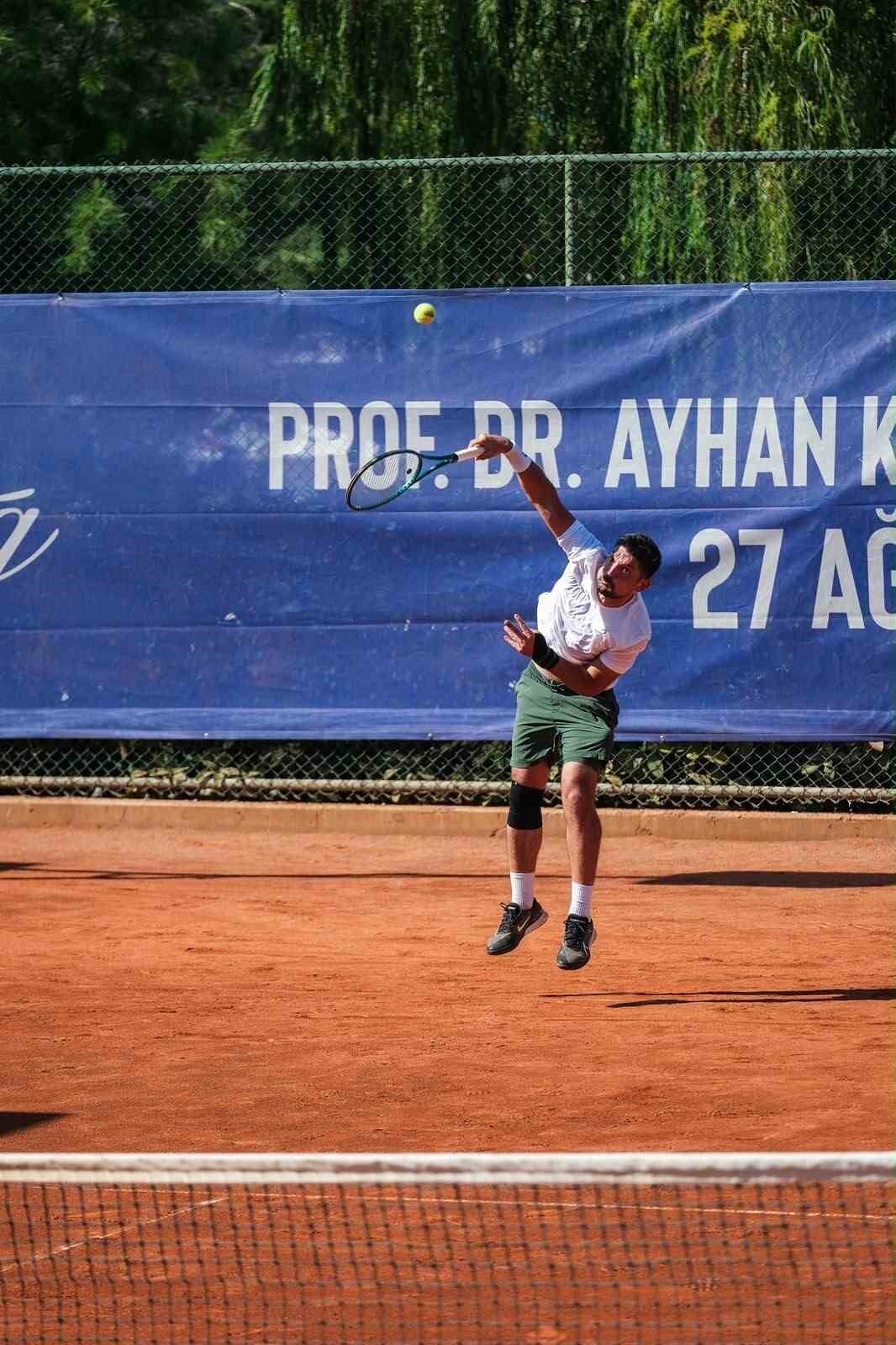Bursa’da raketler Prof. Dr. Ayhan Kızıl anısına sallandı 18 Bülten Medya -