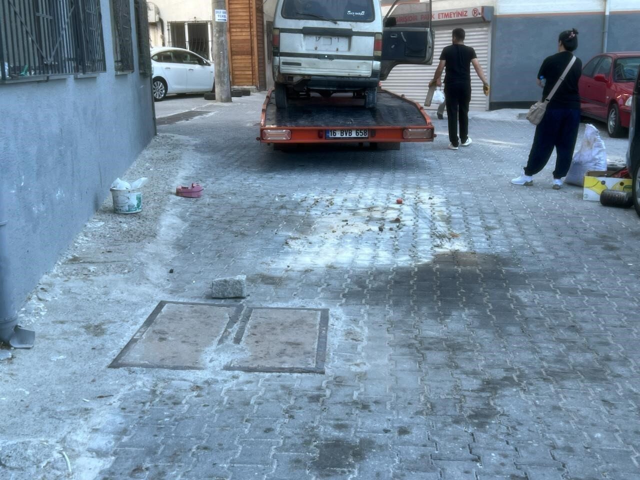 Bursa’da zabıta memuruna saldırı sonrası basın açıklaması: "Kamu düzenini koruyanların da korunmaya hakkı vardır" 16 Bülten Medya -