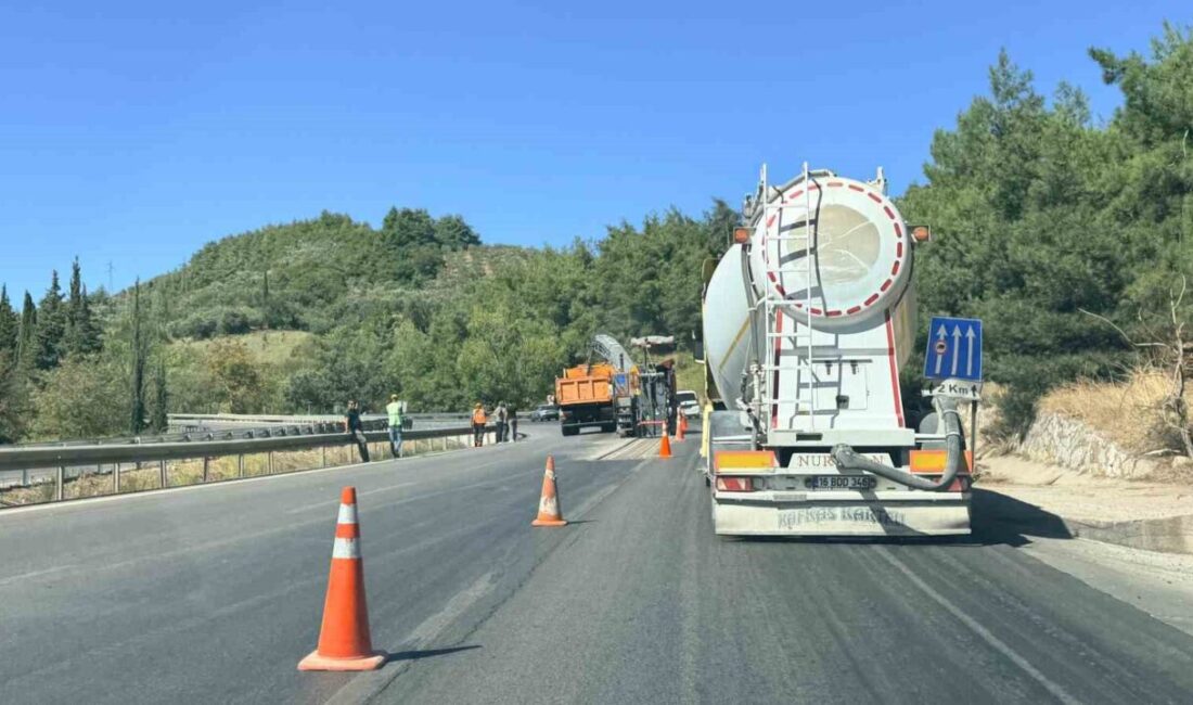 Bursa’ya gelecekler dikkat Bursa’da karayolları ekiplerinin çalışma yaptığı dürdane rampasında trafik yoğunluğu yaşanıyor.