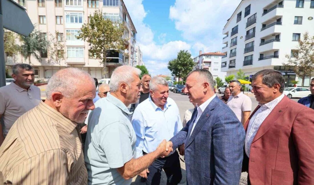 Büyükakın, Karamürsel’de vatandaşların taleplerini dinledi Kocaeli Büyükşehir Belediye Başkanı Tahir Büyükakın, Karamürsel’de yapımı devam eden