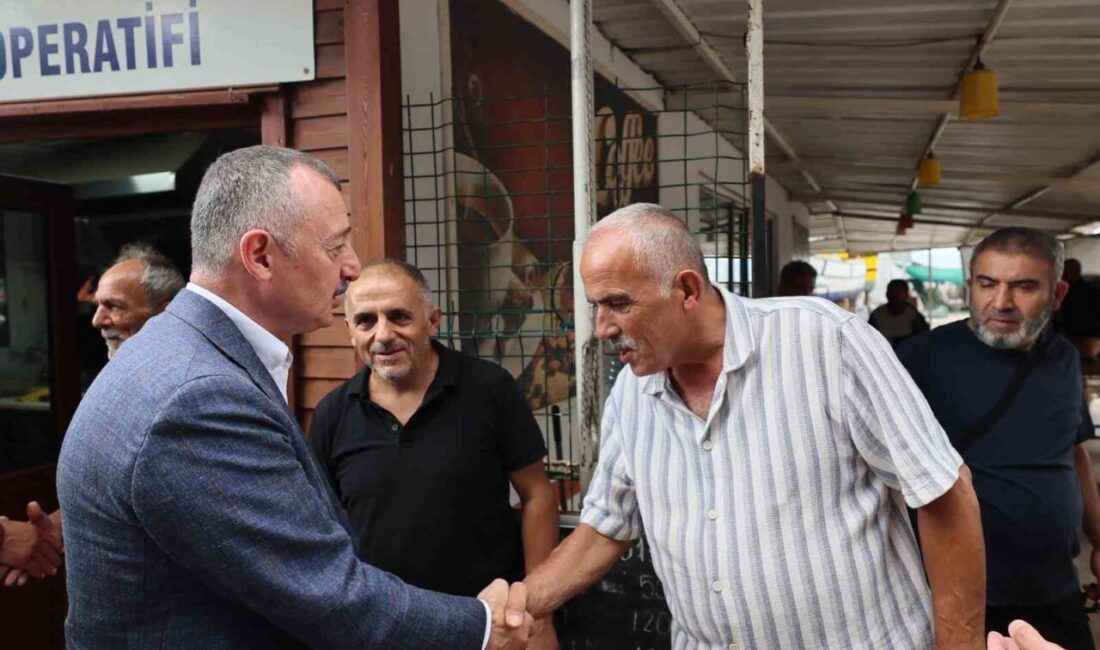 Büyükakın, yeni sezonda Karamürselli balıkçıları yalnız bırakmadı Kocaeli Büyükşehir Belediye Başkanı Tahir Büyükakın, yeni av sezonunun başlamasının