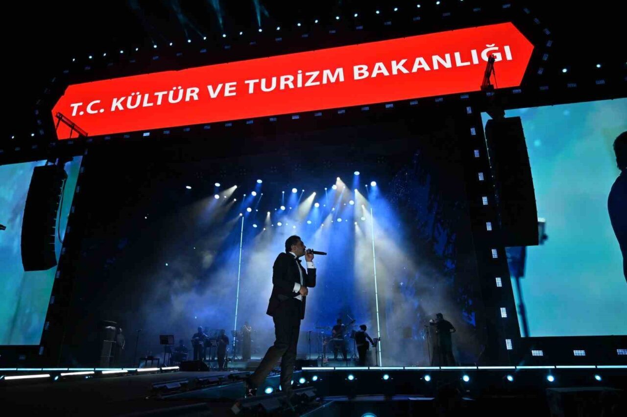 Çanakkale Kültür Yolu Festivali’nin müzik maratonu Bayhan’la son buldu 20 Bülten Medya -