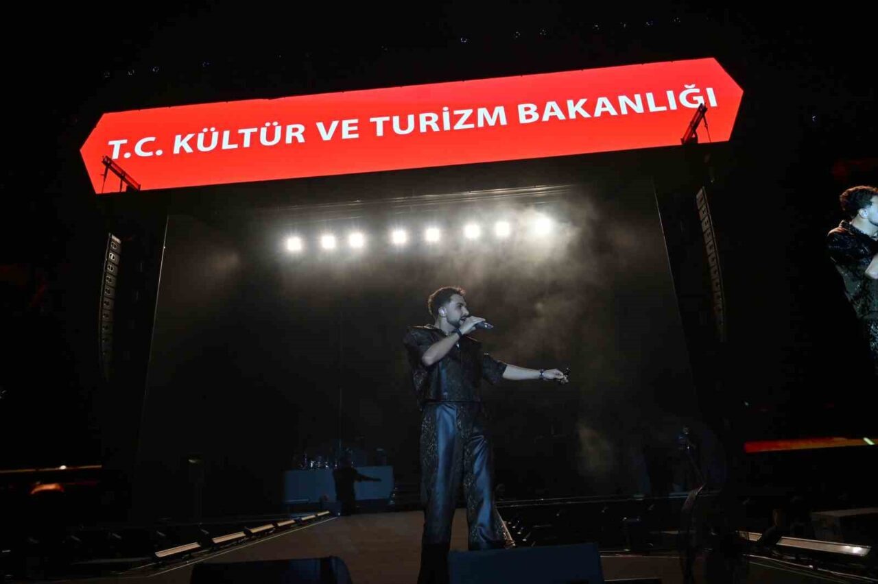 Çanakkale’de festival sahnesinde Sefo rüzgarı 23 Bülten Medya -