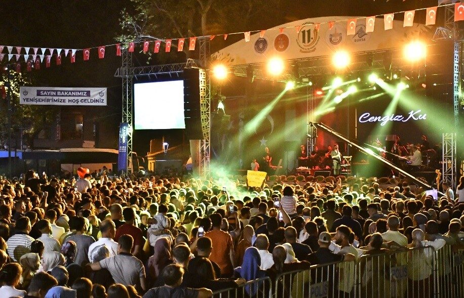 Cengiz Kurtoğlu, Altın Biber Festivalinde sahne aldı 15 Bülten Medya -