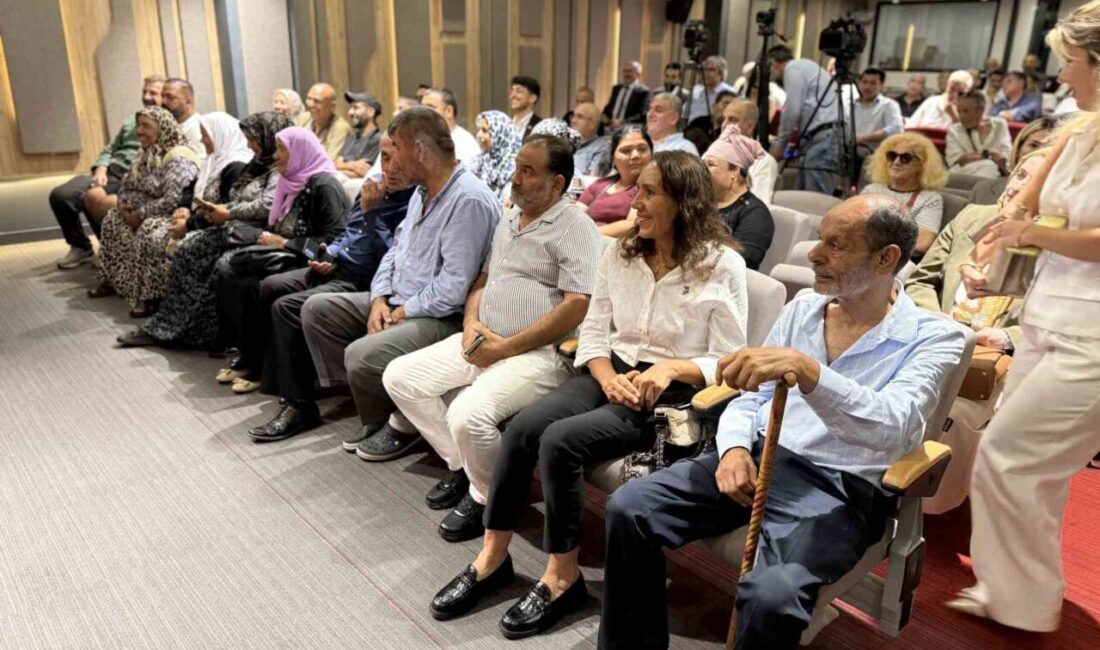CHP İstanbul İl Başkanı Gürsel Tekin: “Cumhuriyet Halk Partisi belediyelerine dokunmanın çok kolay olmayacağını herkes bilecektir” Cumhuriyet Halk Partisi (CHP) İstanbul İl Başkanlığı Katılım ve Rozet