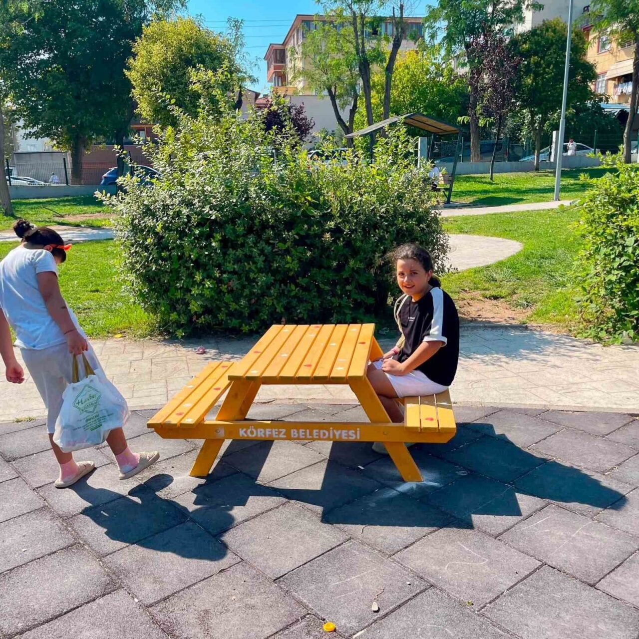 Çocuklar için parklara özel oturma grupları yerleştiriliyor 8 Bülten Medya -