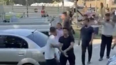 Bursa'da Cumalıkızık Kent Parkı'nda piknik yapmak için parka gelen iki