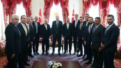 Cumhurbaşkanı Recep Tayyip Erdoğan, 4 Spor kulübü başkanı ve yöneticilerini