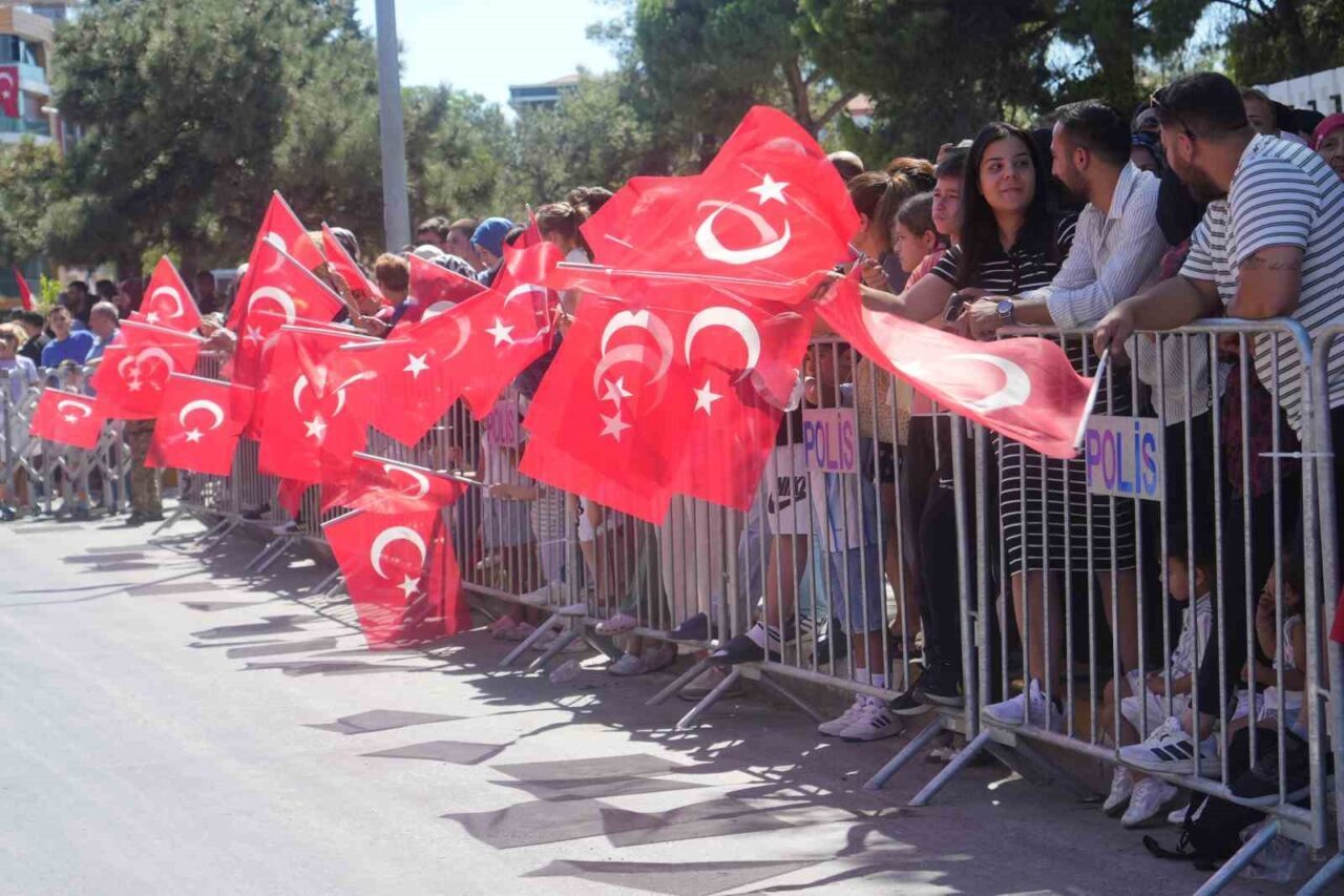 Dana derisini giyip, at kılından bıyık taktılar 28 Bülten Medya -