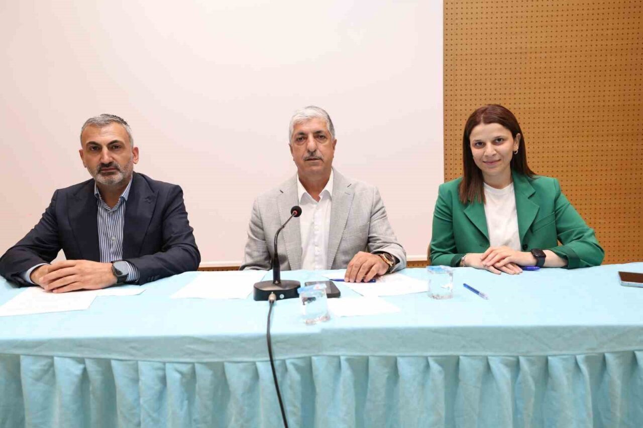 Dilovası’nda birinci sınıf ve ihtiyaç sahibi öğrencilere kırtasiye desteği 4 Bülten Medya -