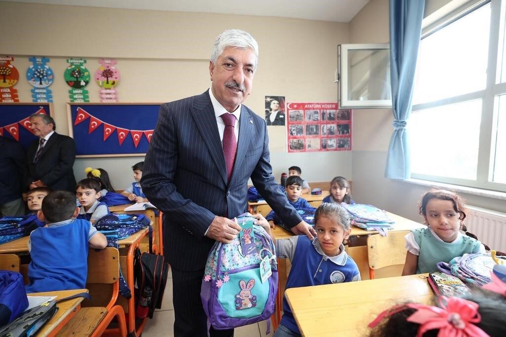 Dilovası’nda birinci sınıflara çanta ve kırtasiye desteği sağlanacak 7 Bülten Medya -