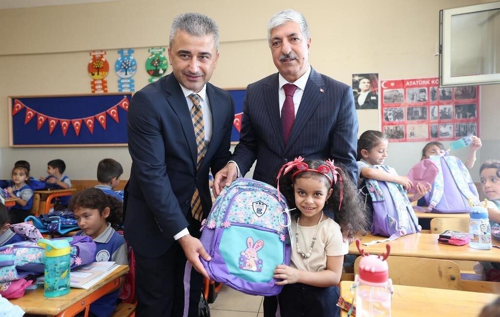 Dilovası’nda birinci sınıflara çanta ve kırtasiye desteği sağlanacak Kocaeli’nin Dilovası ilçesinde birinci sınıfa başlayacak tüm öğrencilere okul çantası