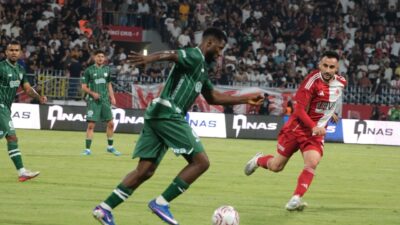 Bursaspor, 1-0 geriye düştüğü maçta ikinci yarıdaki oyunuyla sahadan 2-1