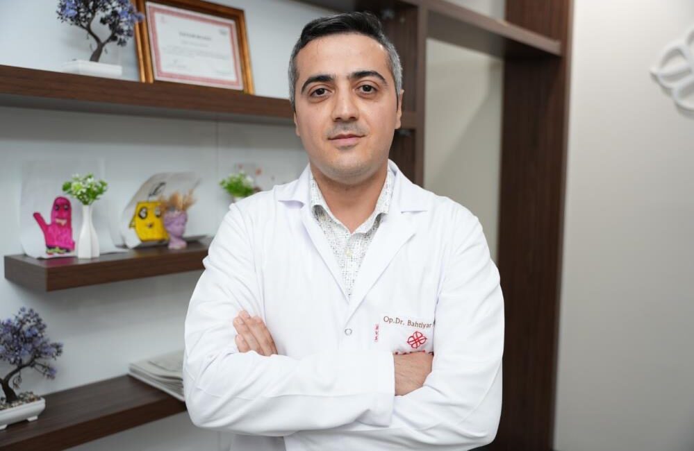 Çocuklarda geçmeyen karın ağrısı, apandisit belirtisi olabilir Çocukluk çağında sık görülen acil cerrahi hastalıkların başında gelen apandisit,