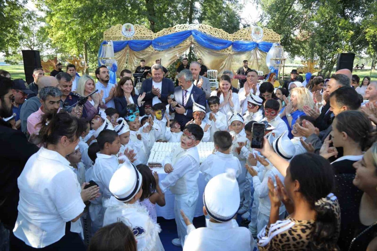 Edirne’de sünnet şöleninde renkli görüntüler oluştu 20 Bülten Medya -