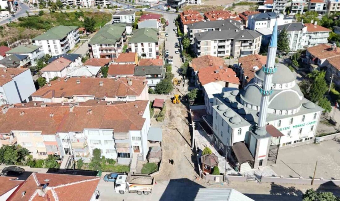 Erenler’in 15 sokağında asfalt çalışmalarına başlandı Sakarya’nın Erenler ilçesinde yer alan 15 sokakta asfaltlama öncesi zemin