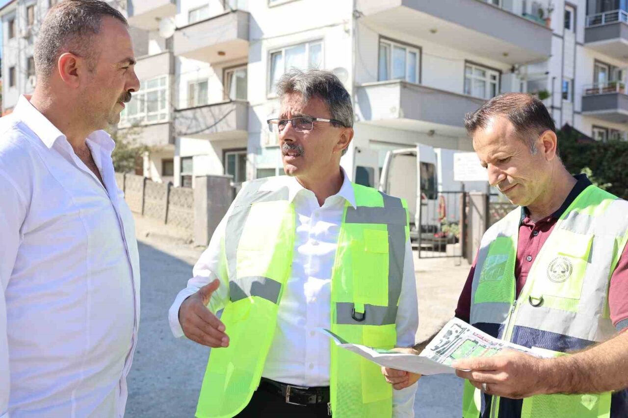 Erenler’in 15 sokağında asfalt çalışmalarına başlandı 12 Bülten Medya -