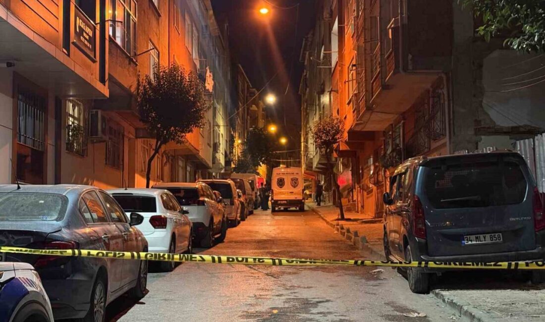 Esenler’de bir evde bulunan kişiler arasında kavgada silahlar konuştu: 3 ağır yaralı Esenler’de, aynı evde bulunan 3 kişi arasında henüz bilinmeyen bir